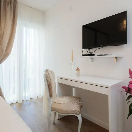 Apartment Amoretta With Parking Split