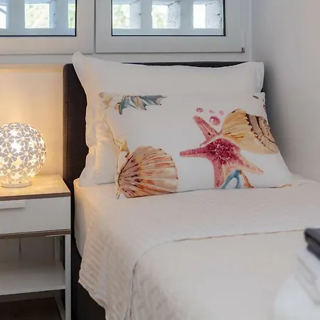 Amoretta With Parking Apartment *